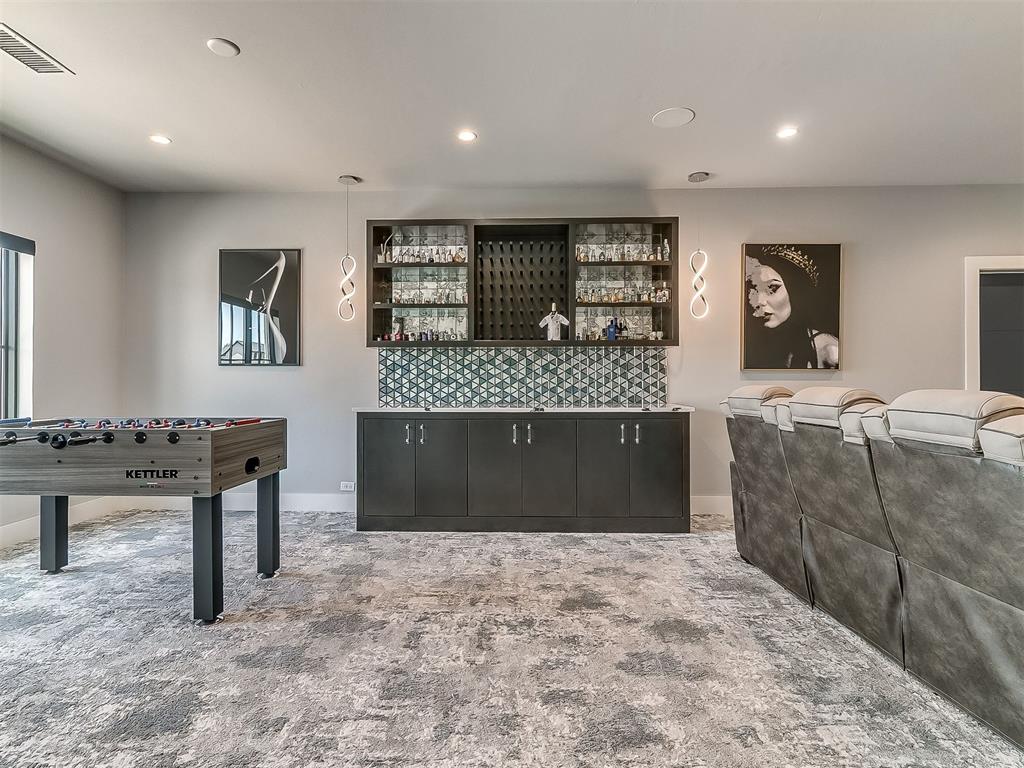 15617 Woodleaf Lane