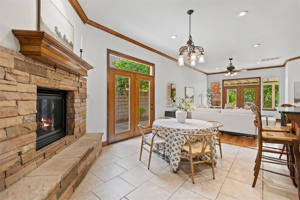 3824 Villas Creek Court