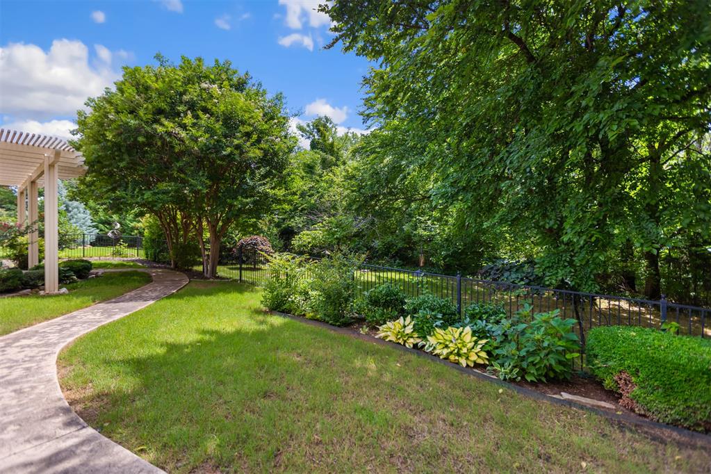 3824 Villas Creek Court
