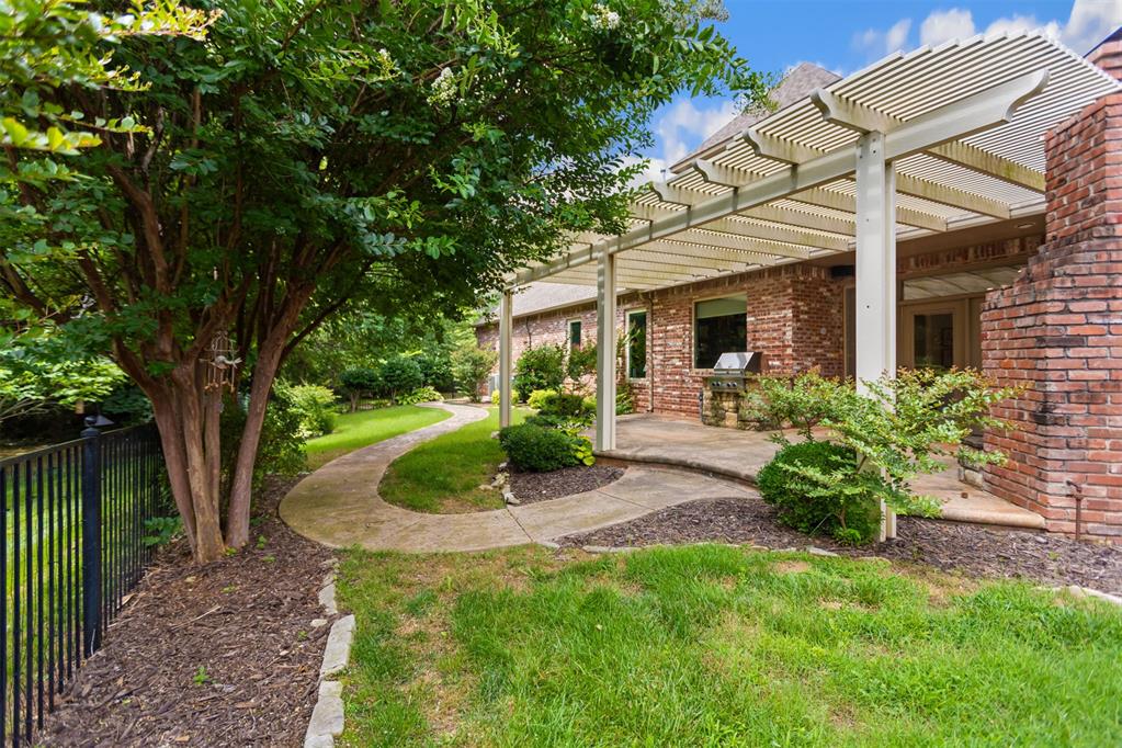3824 Villas Creek Court