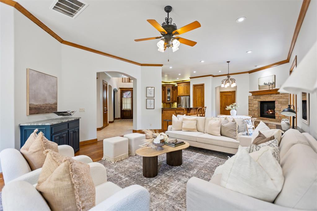 3824 Villas Creek Court