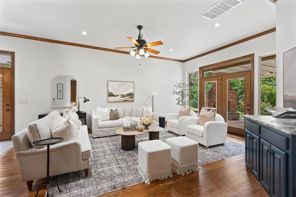 3824 Villas Creek Court