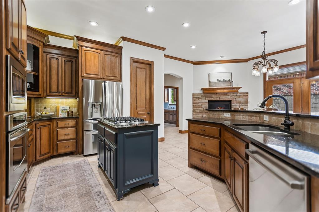 3824 Villas Creek Court