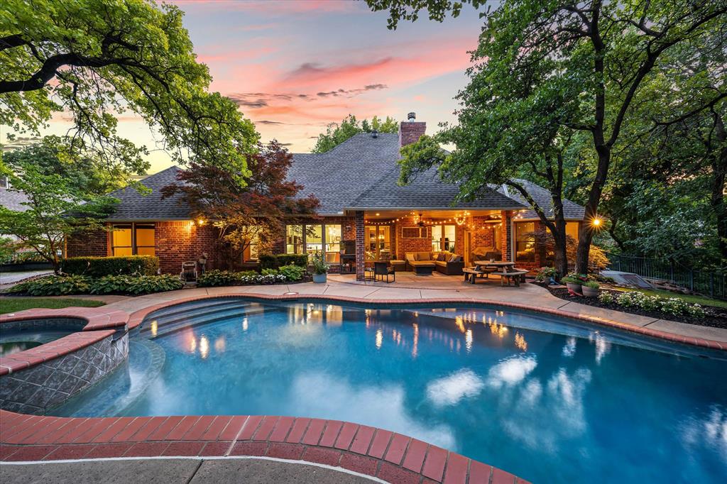 3824 Deerbrook Court