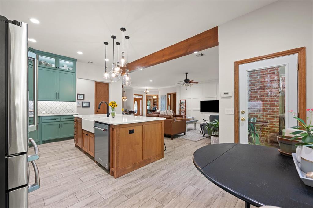 3824 Deerbrook Court