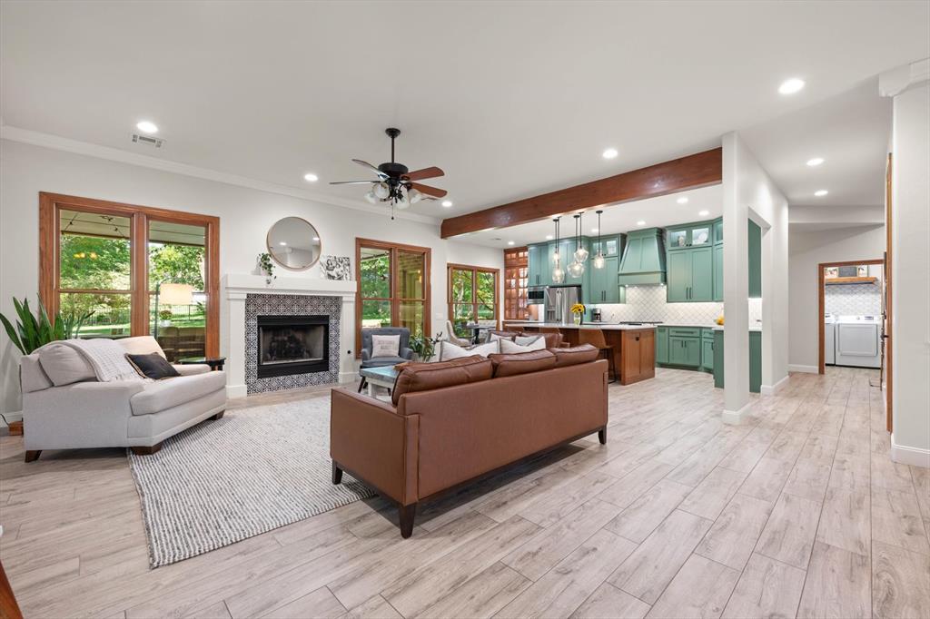 3824 Deerbrook Court