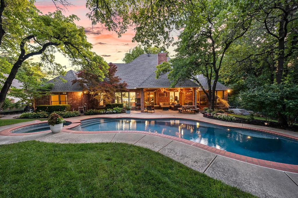 3824 Deerbrook Court