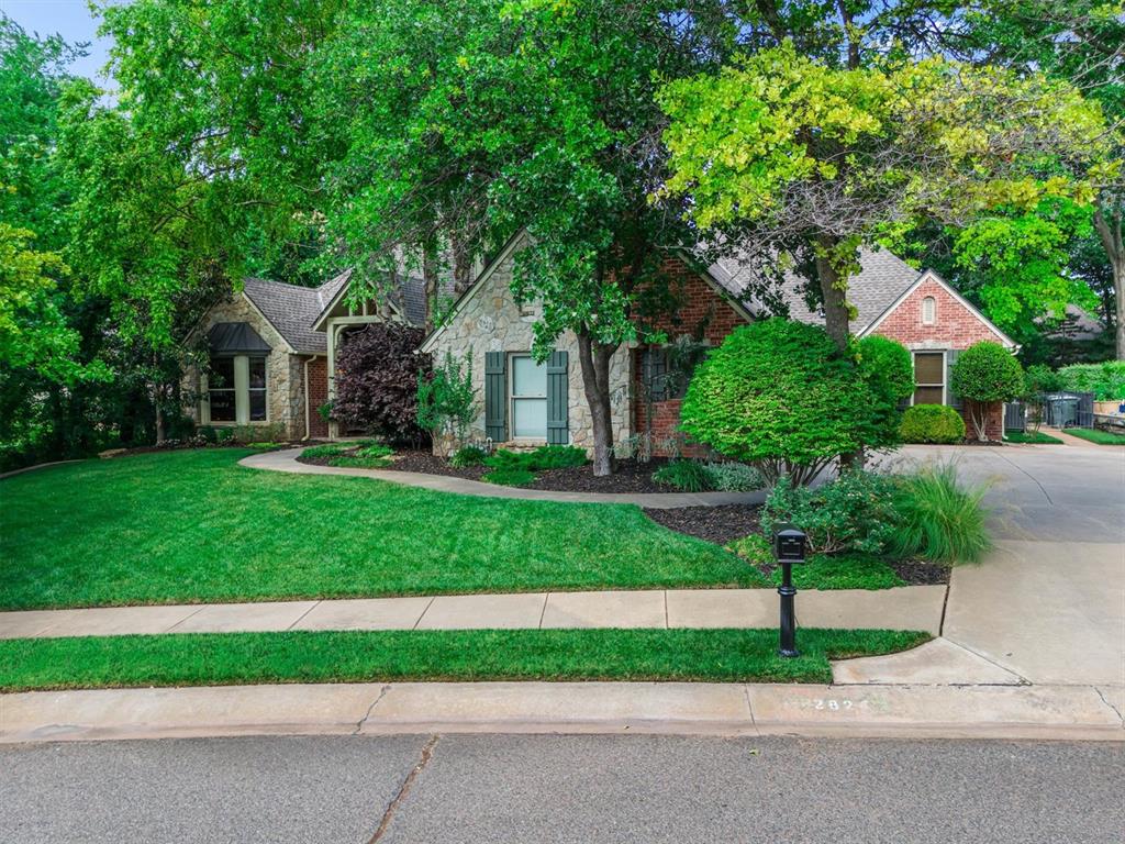 3824 Deerbrook Court