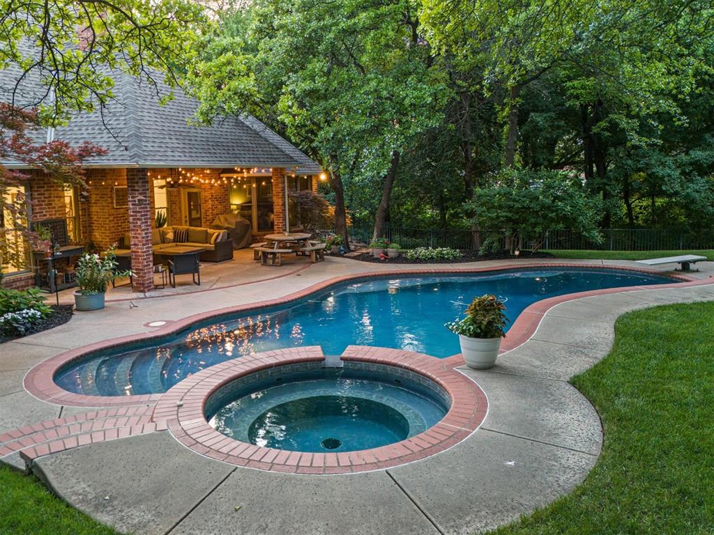 3824 Deerbrook Court