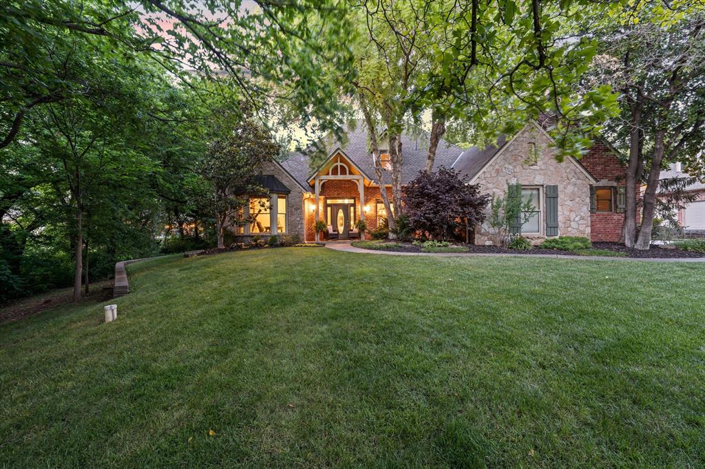 3824 Deerbrook Court