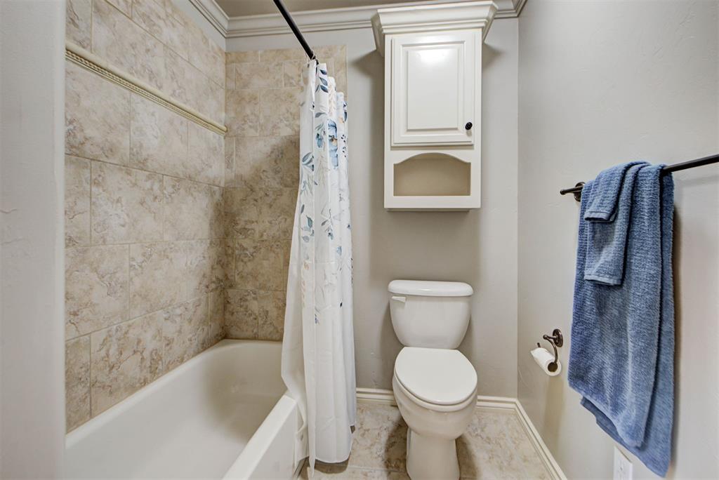 806 Chateau Court
