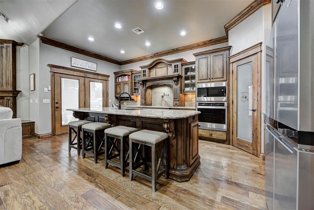 806 Chateau Court