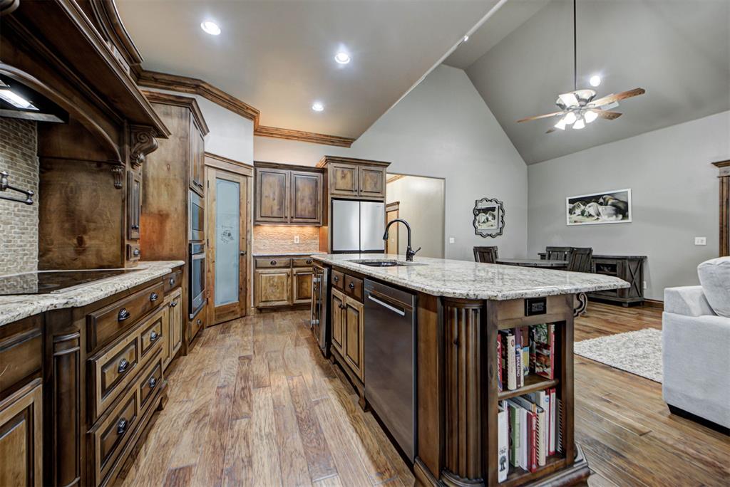 806 Chateau Court