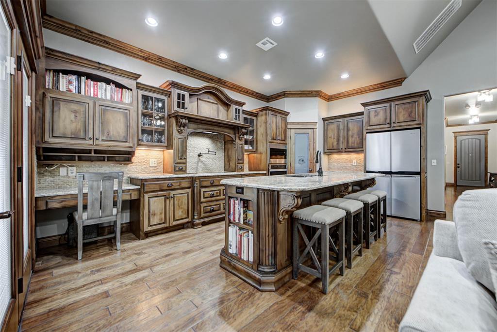 806 Chateau Court