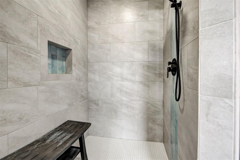 806 Chateau Court