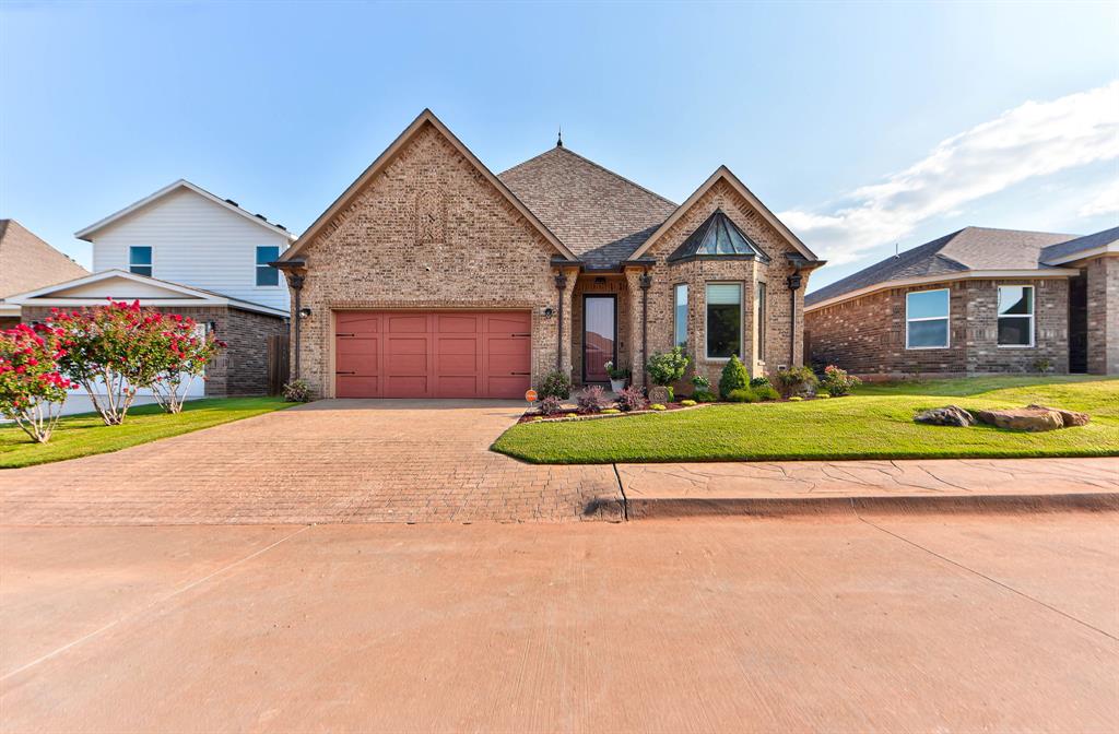 806 Chateau Court