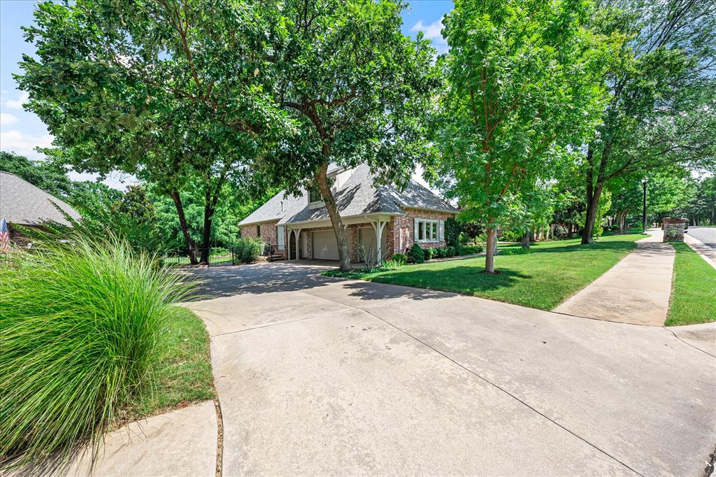 2808 Woodland Creek Drive