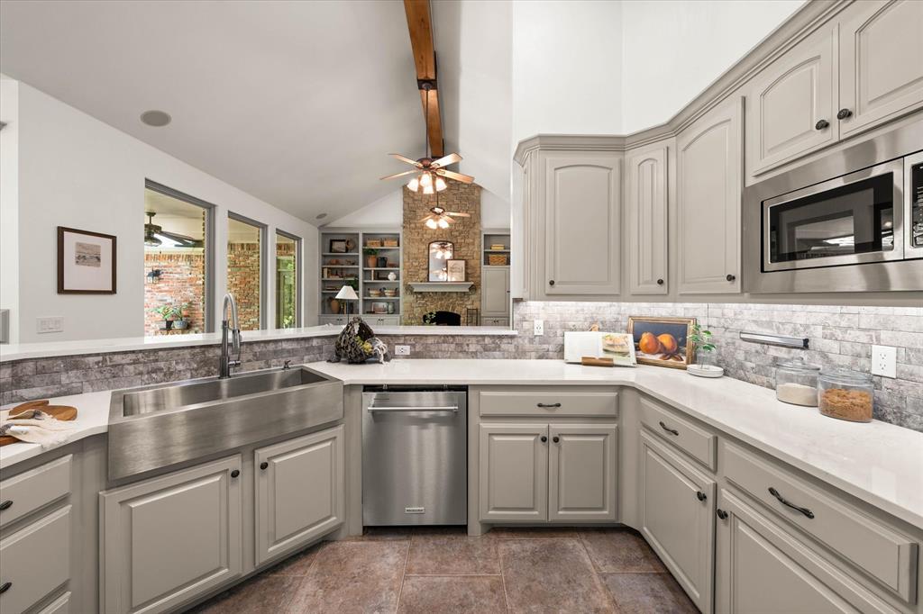 2808 Woodland Creek Drive