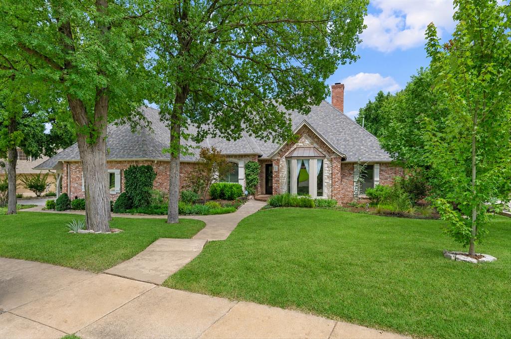 2808 Woodland Creek Drive