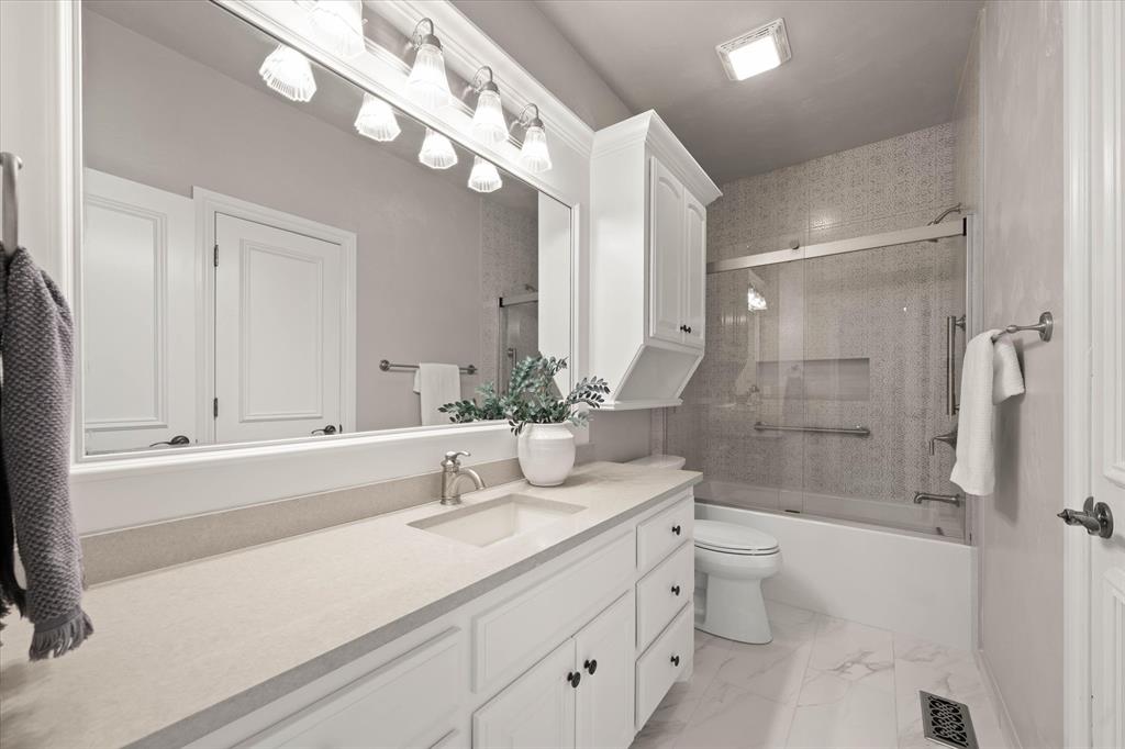 2808 Woodland Creek Drive