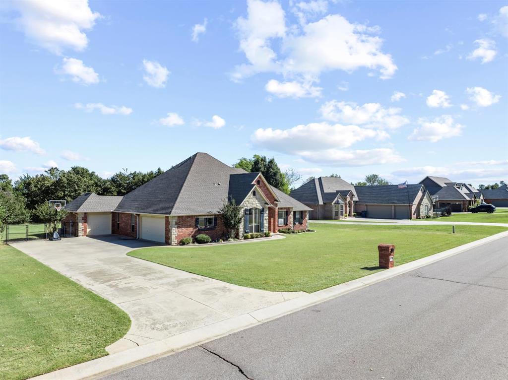 818 Silver Tree Drive