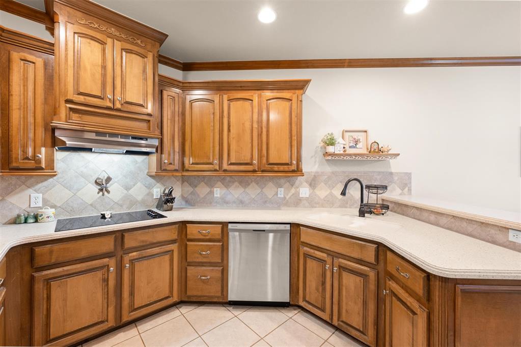818 Silver Tree Drive