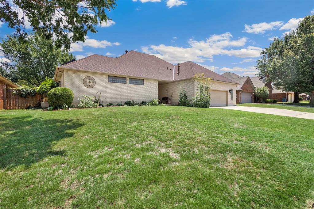 812 Julies Trail