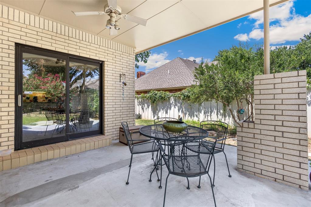 812 Julies Trail