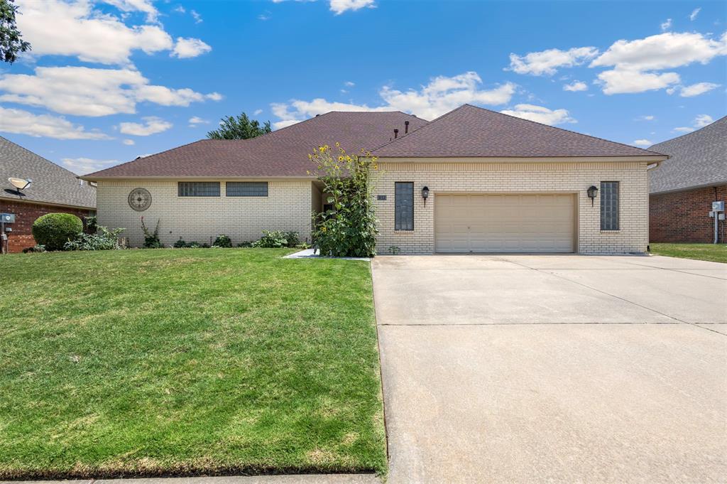 812 Julies Trail