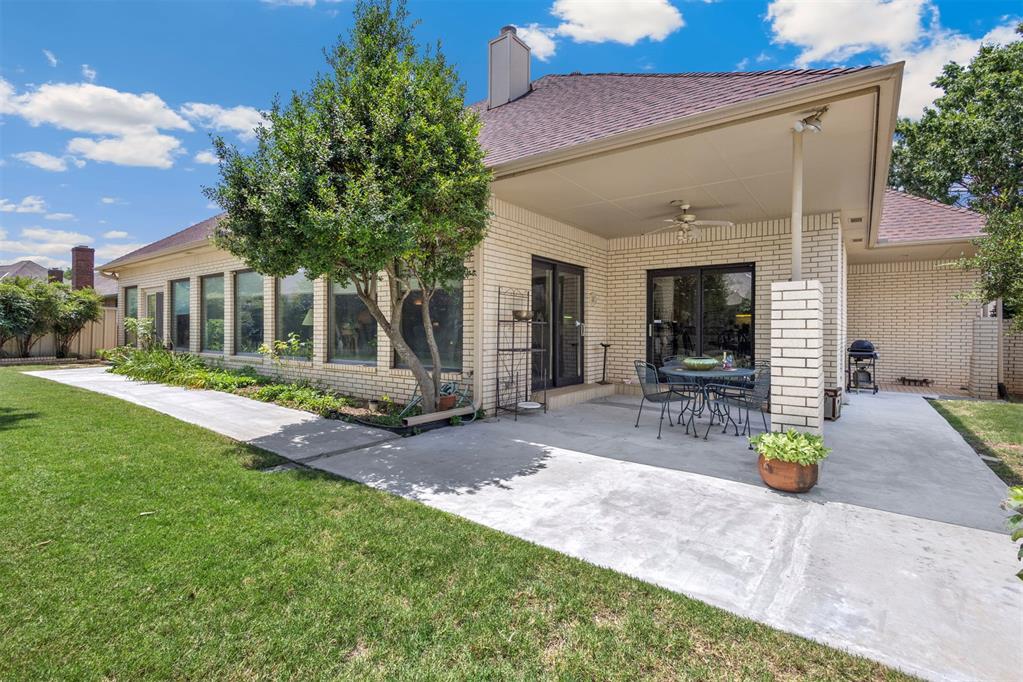 812 Julies Trail