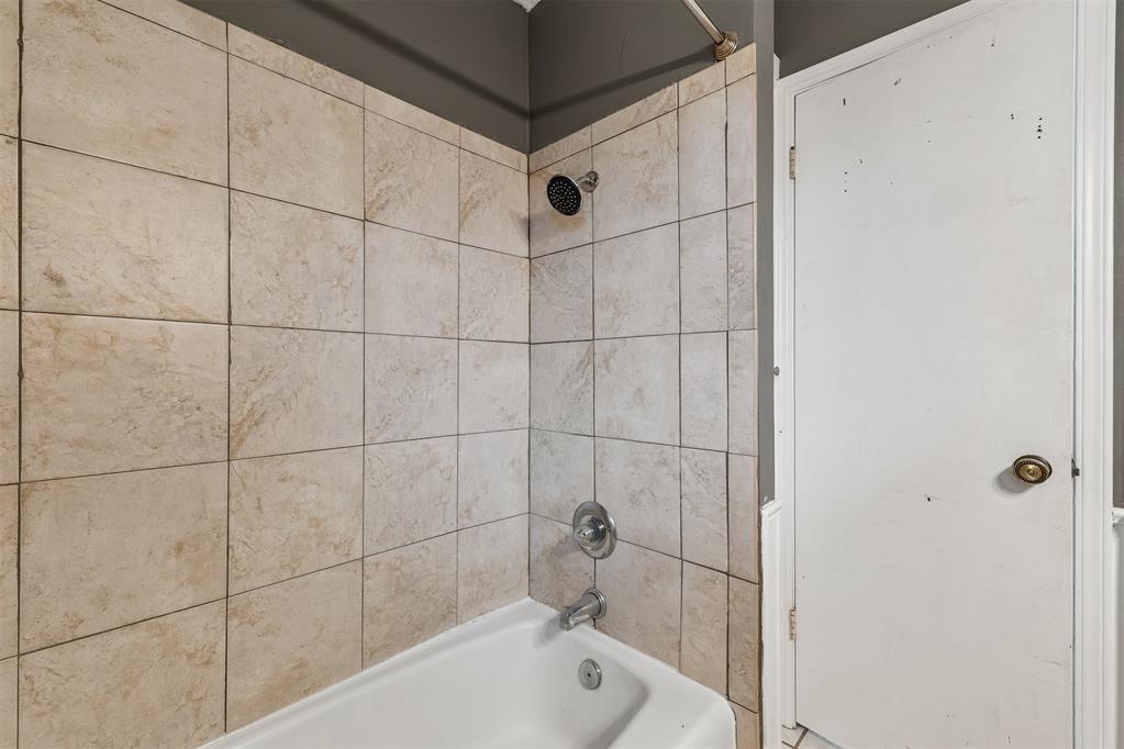 11323 N May Avenue Unit: B