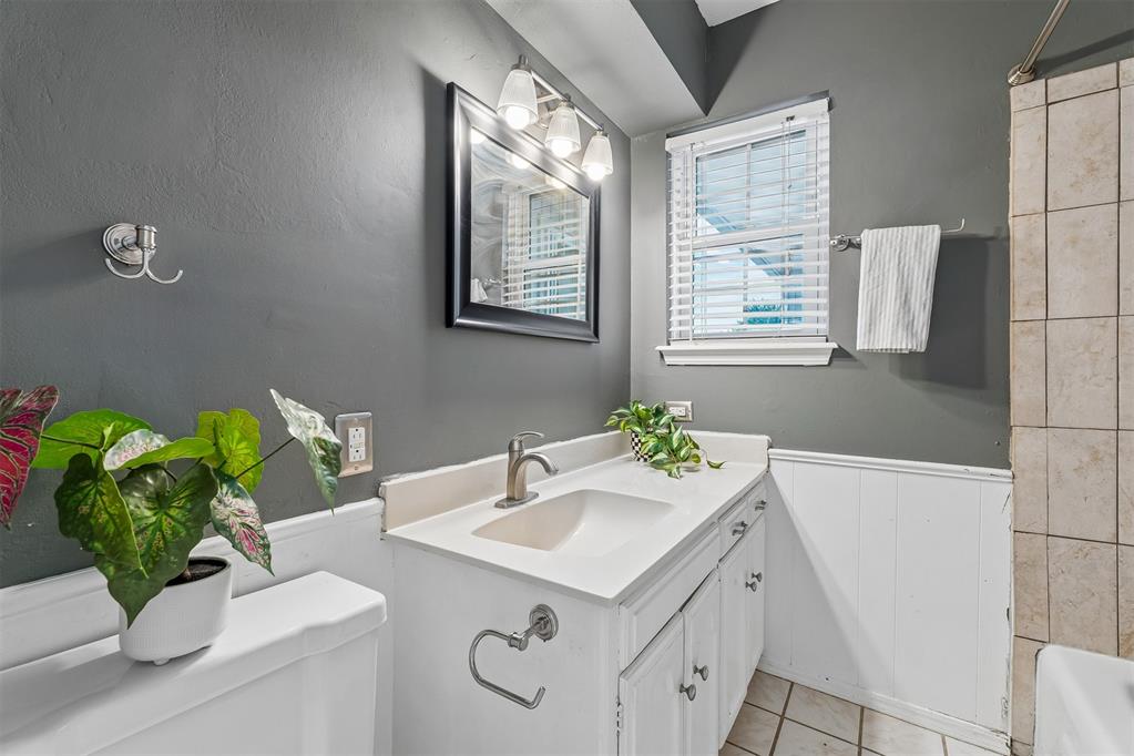 11323 N May Avenue Unit: B