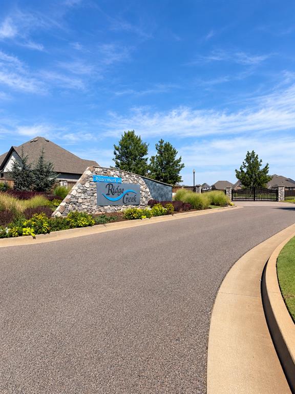 4300 Luke Lane