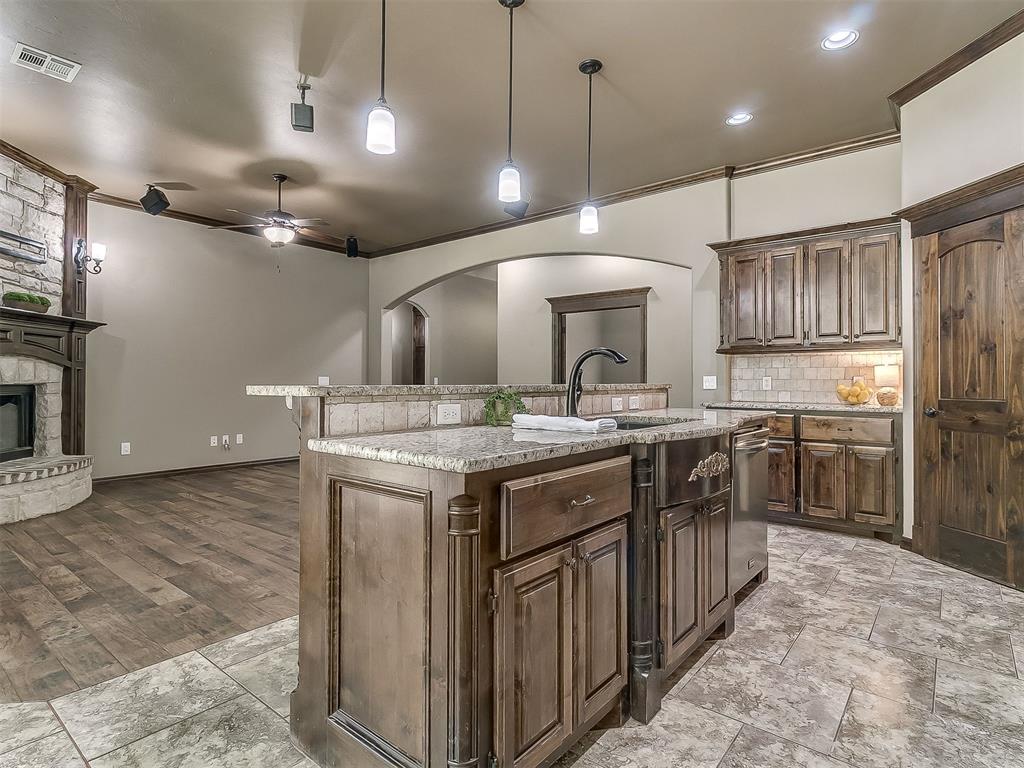1001 Summerhill Drive