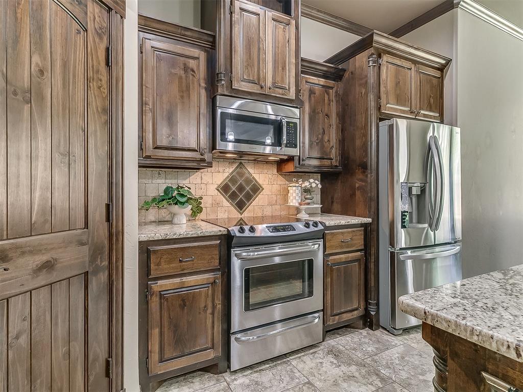 1001 Summerhill Drive
