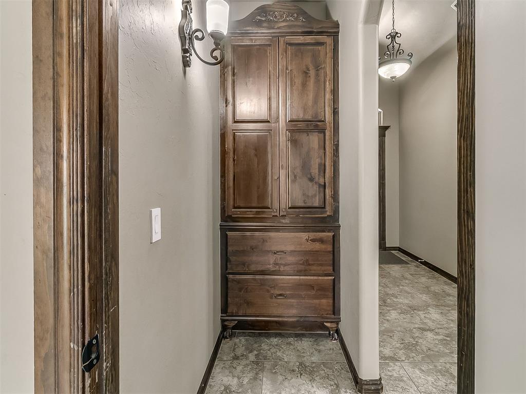 1001 Summerhill Drive