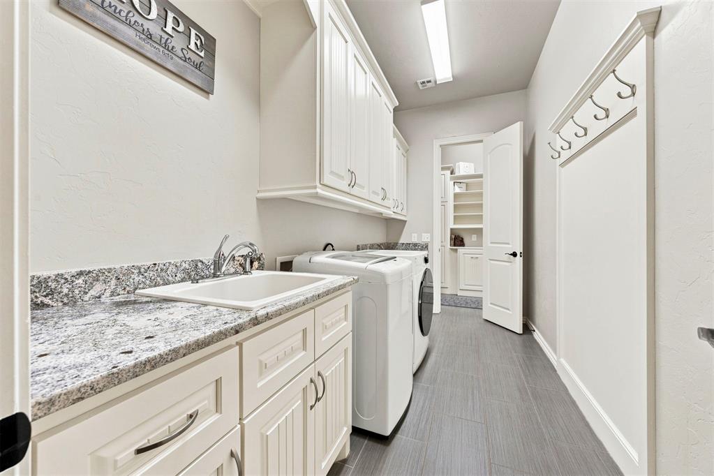 1116 Abberly Circle