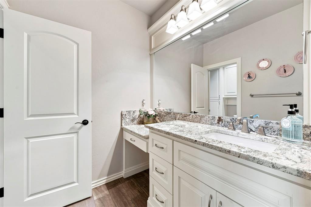 1116 Abberly Circle