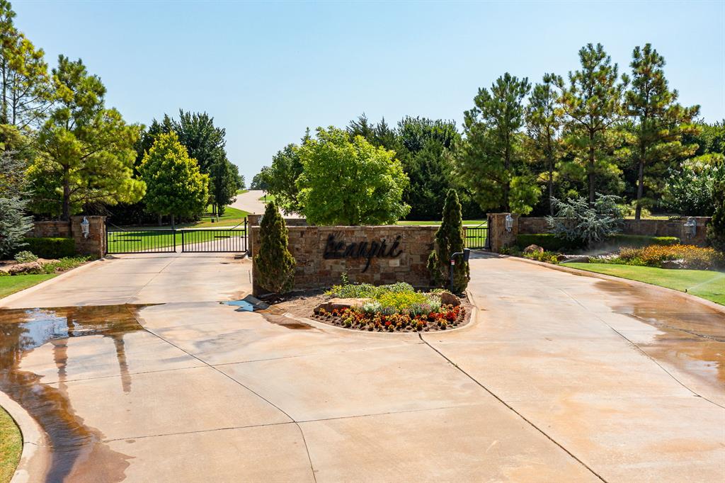 1116 Abberly Circle