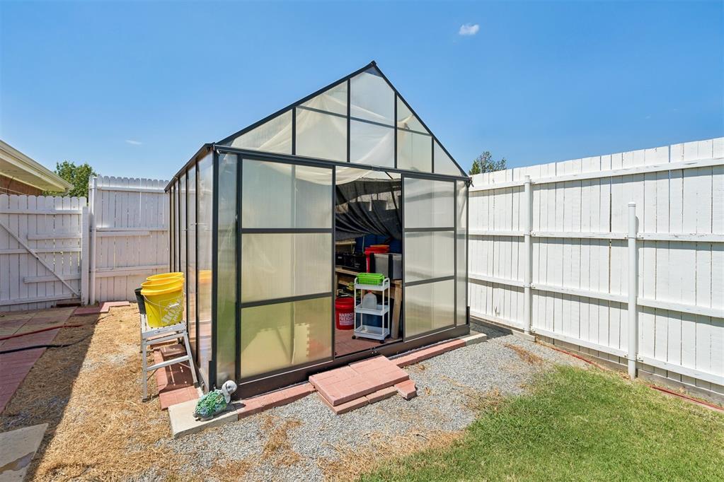 7414 High Meadows Lane