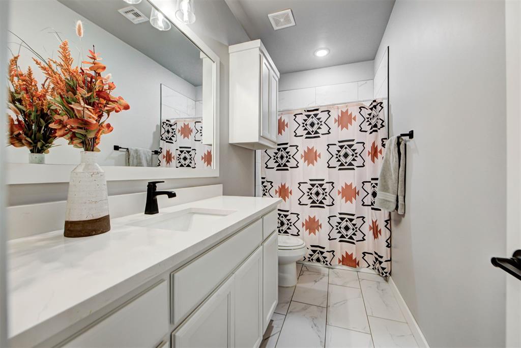 1206 La Vista Lane