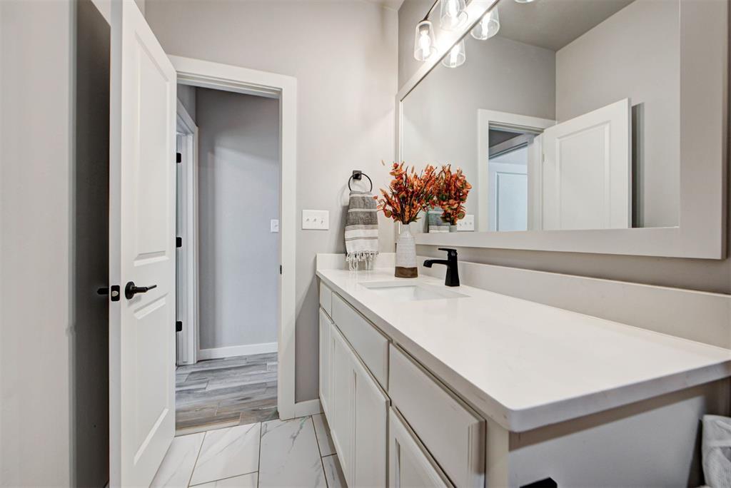 1206 La Vista Lane