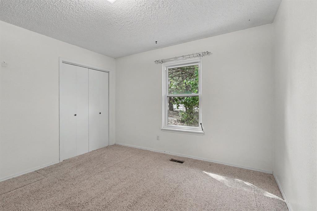 3905 Green Oaks Way