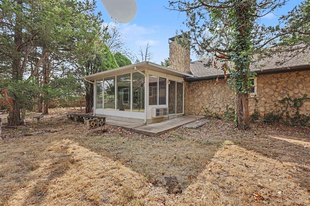 3905 Green Oaks Way
