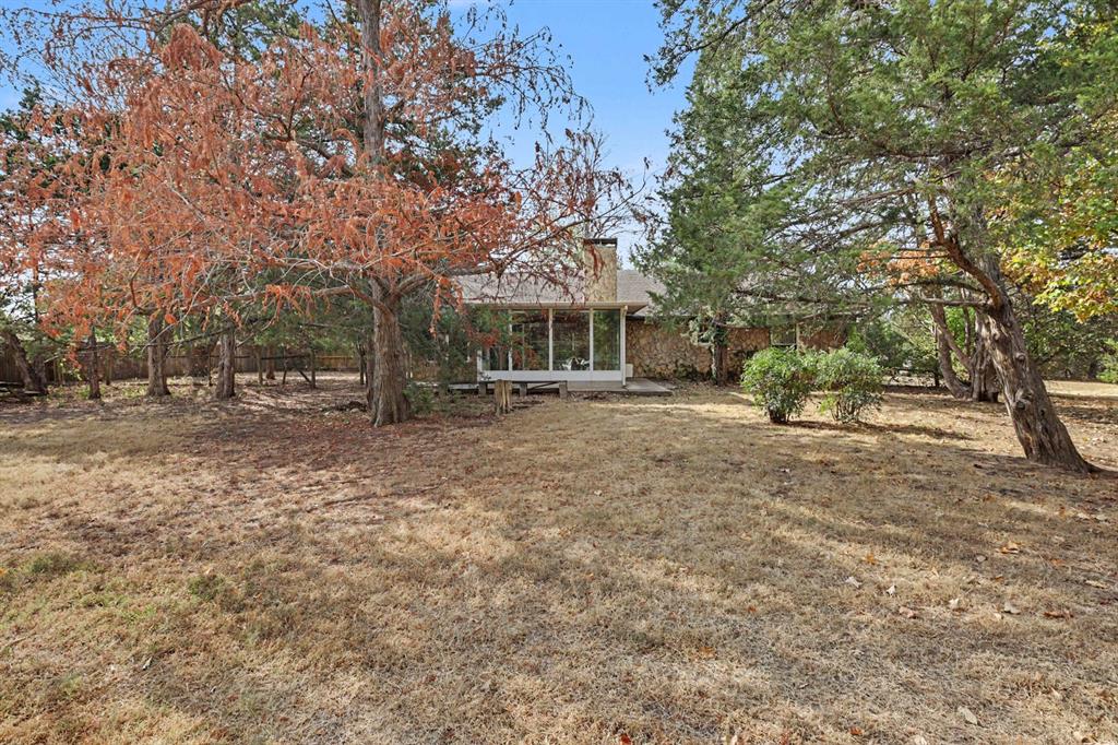 3905 Green Oaks Way