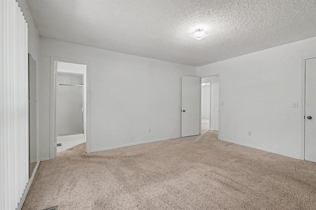 3905 Green Oaks Way