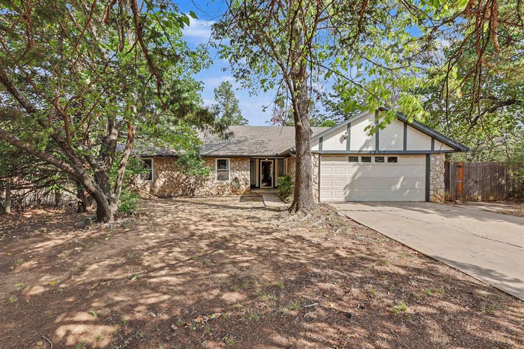 3905 Green Oaks Way