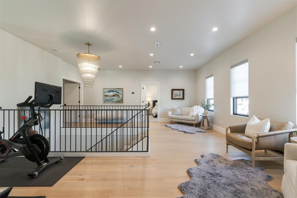 15628 Woodleaf Lane