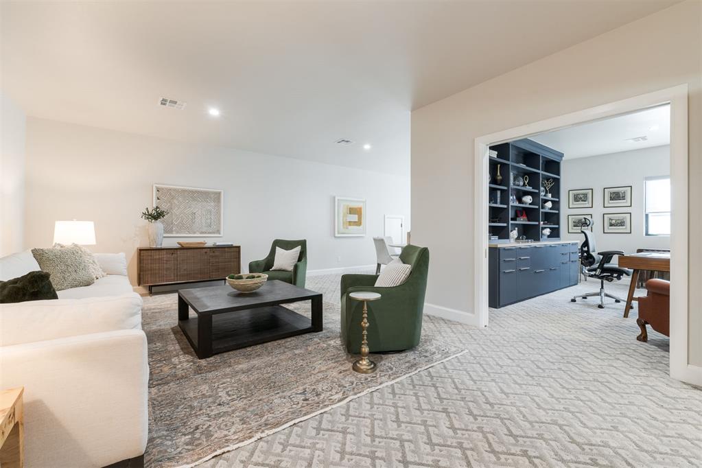 15628 Woodleaf Lane