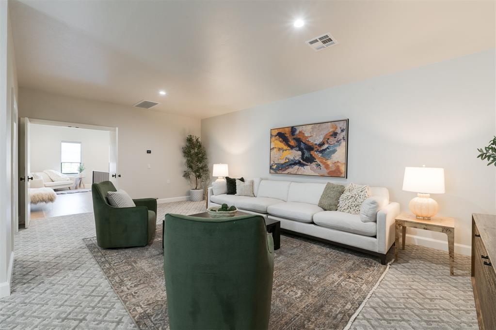 15628 Woodleaf Lane